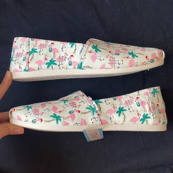 Brand New Toms Natural Holiday Flamingos Tropical Christmas Slip On Shoes Casual - Picture 9 of 15